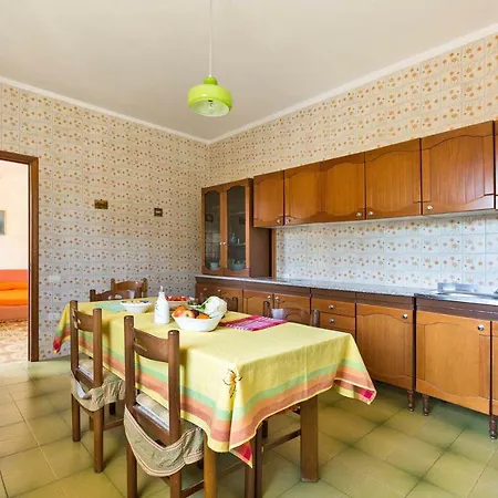 Nevio Apartment *